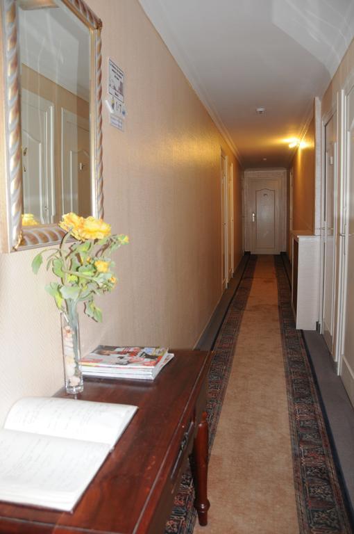 Hotel De Touraine Saint-Nazaire  Room photo