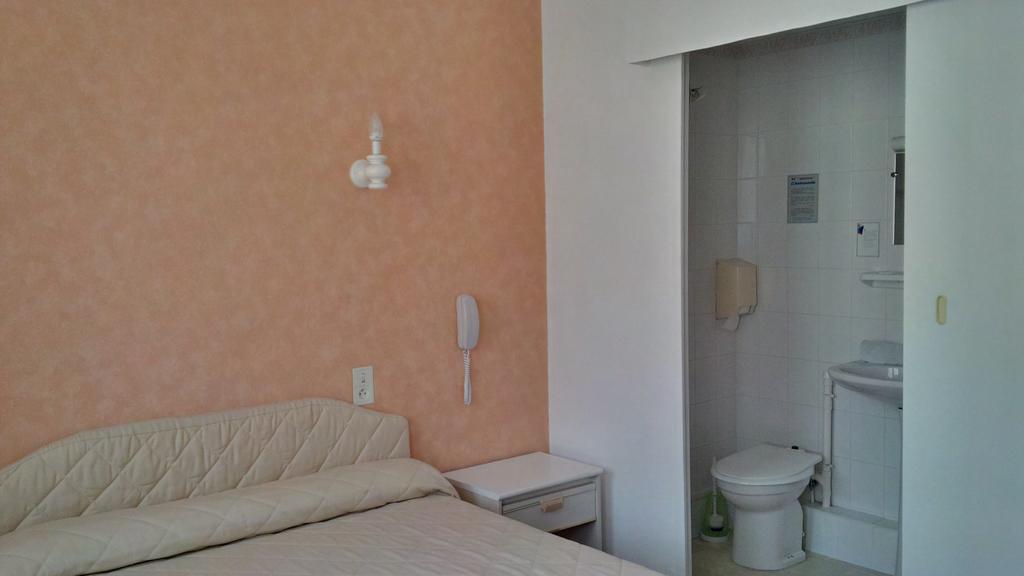 Hotel De Touraine Saint-Nazaire  Room photo